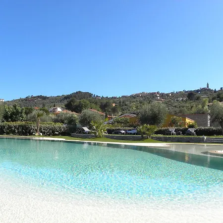 בית נופש Rebi Village *