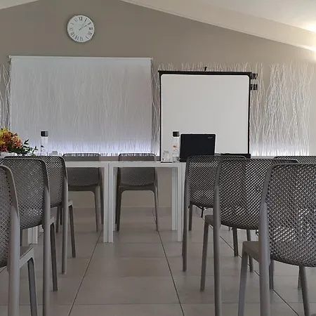 Rebi Village 度假居 因佩里亚