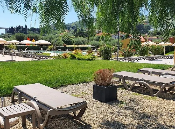 Rebi Village Semesterbostad Imperia