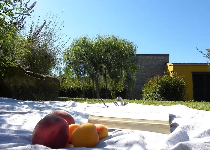 Semesterbostad Rebi Village *