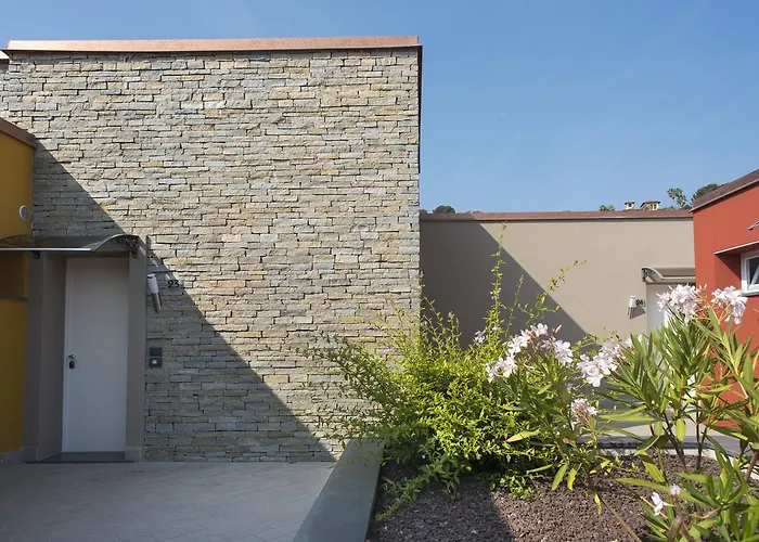 Rebi Village Semesterbostad