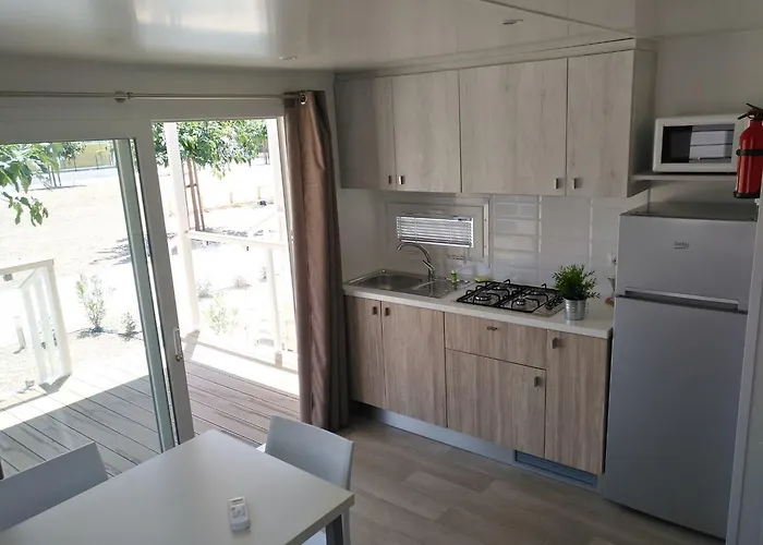 Rebi Village Semesterbostad *