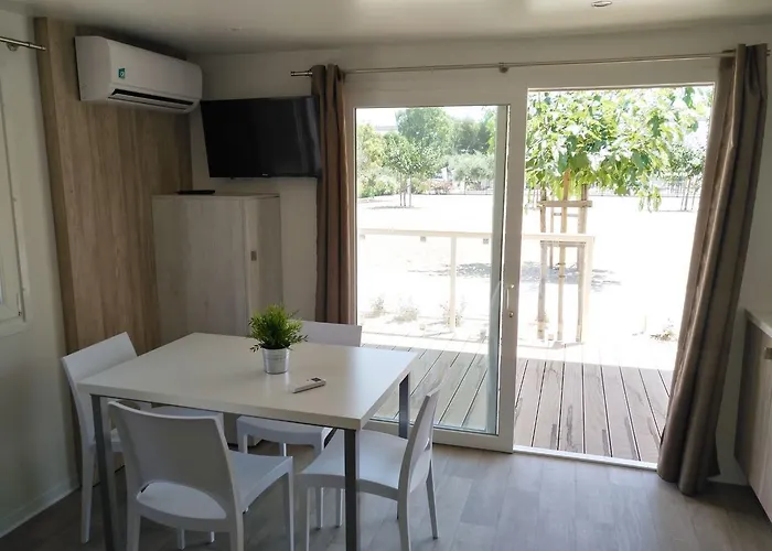 Rebi Village Semesterbostad Imperia